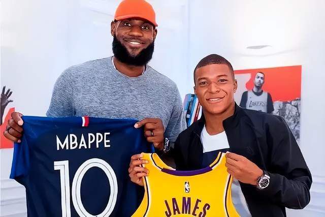 浓眉40+13詹皇14中5獭兔25+8+7湖人不敌绿军　NBA圣诞大战焦点战，湖人主场迎战凯尔特人，湖人上一场终结连败，目前16胜14负排在西部第9位，凯尔特人则是22胜6负高居东部榜首，本场比赛波尔津吉斯迎来复出。